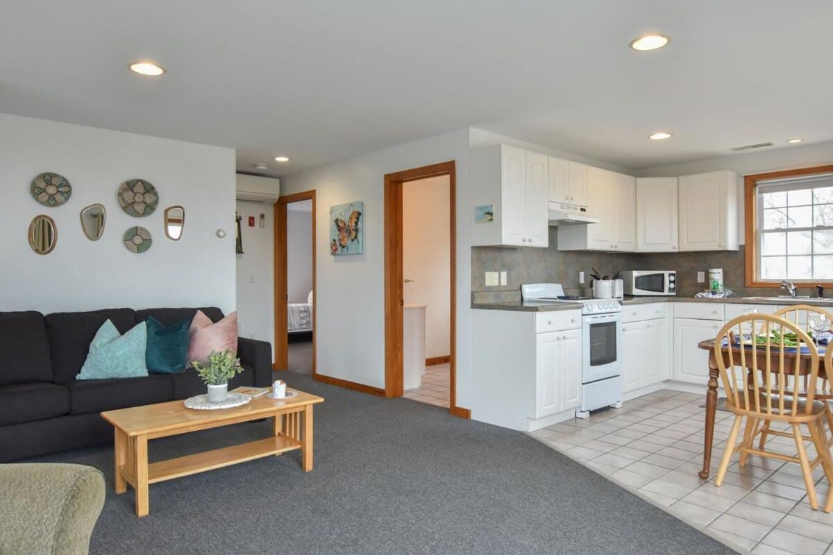 12216 - Beautiful Views Of Cape Cod Bay Access To Private Beach Easy Access To P-Town Truro Exteriér fotografie