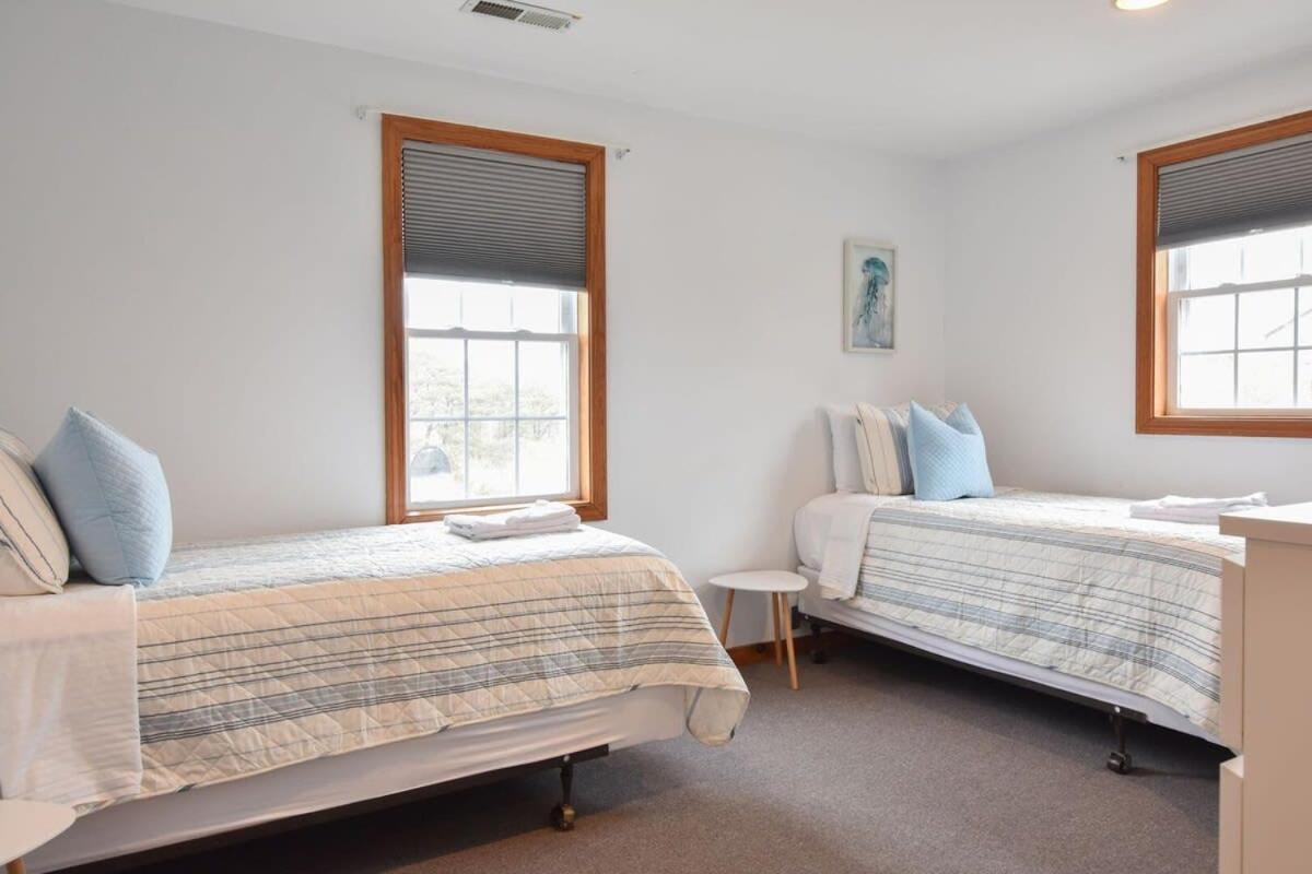 12216 - Beautiful Views Of Cape Cod Bay Access To Private Beach Easy Access To P-Town Truro Exteriér fotografie